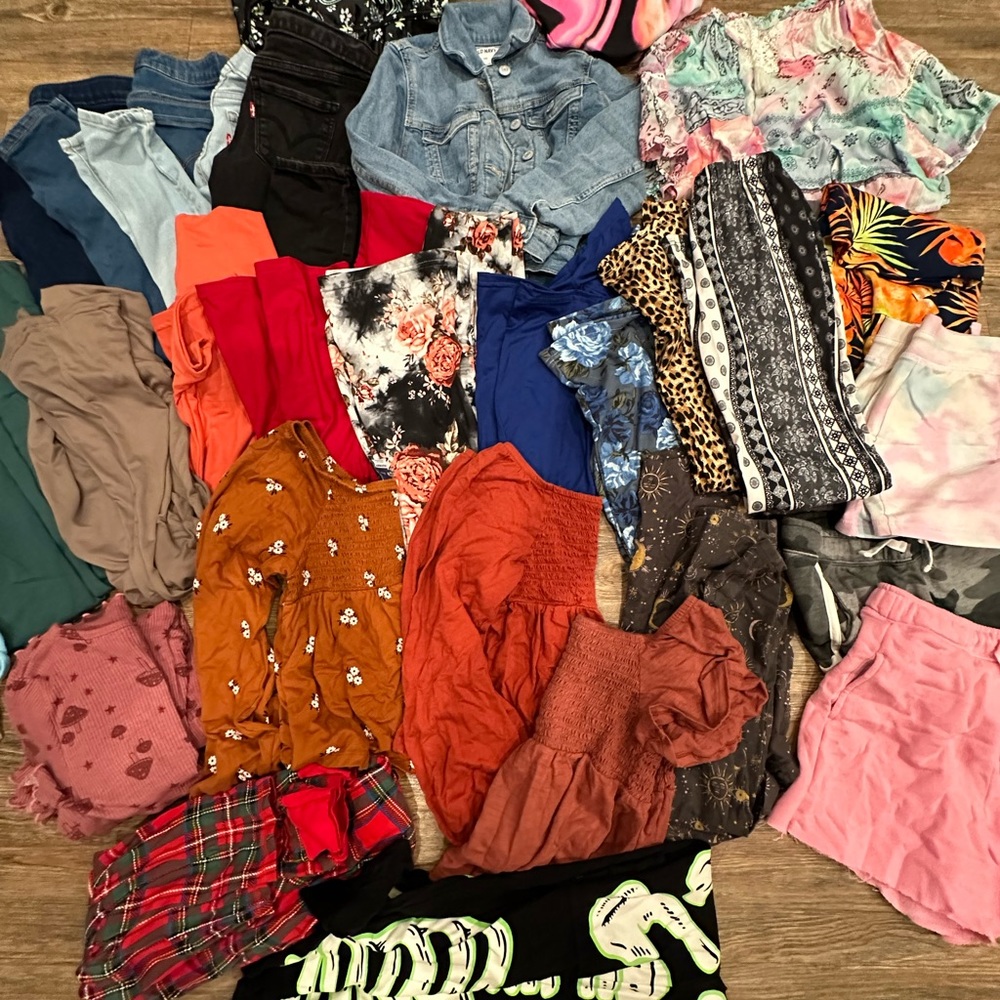Girls clothes lot size large 10-12